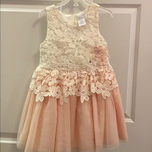 Girls size 5 Heirlooms Dress